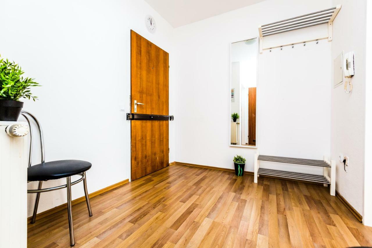 Workers Apartment Am Wiener Platz Кьолн Екстериор снимка
