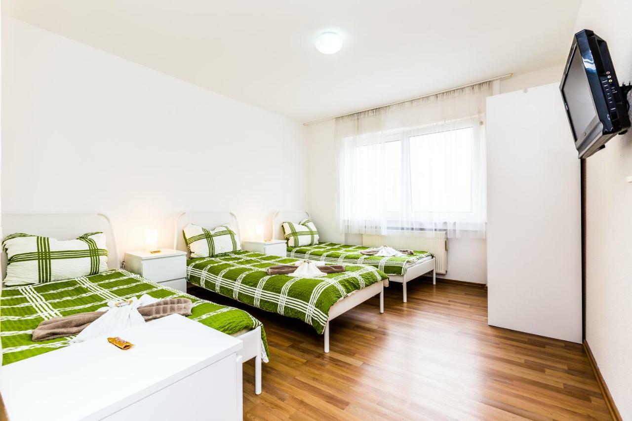 Workers Apartment Am Wiener Platz Кьолн Екстериор снимка